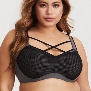 NWT TORRID Strappy Mesh Underwire Sports Bra Women’s 44DD Mid Impact Lined